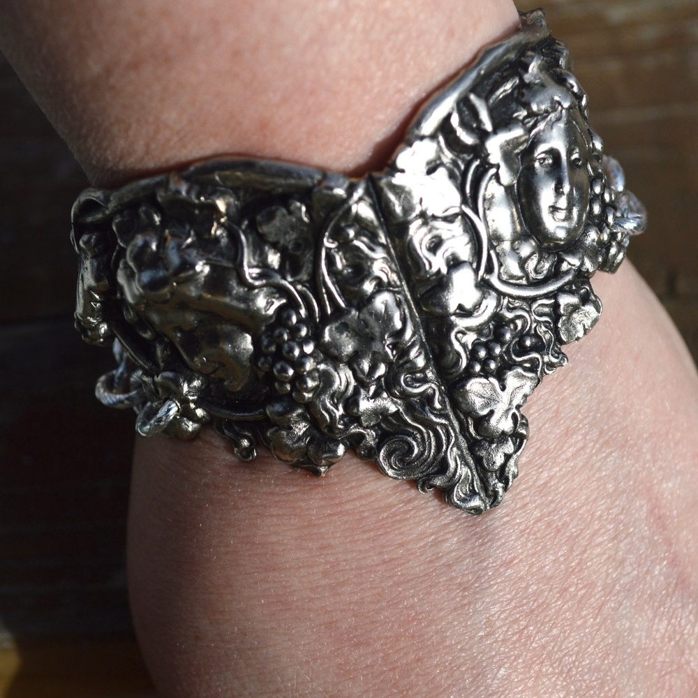 Art Nouveau Silver Lady Face Cuff Bracelet Silver - Picture 4 of 8